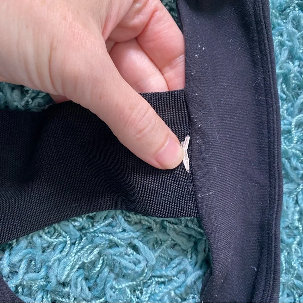 Lululemon 🍋 Scoop Neck Tank Lion BriskBloom Black - Picture 15 of 16